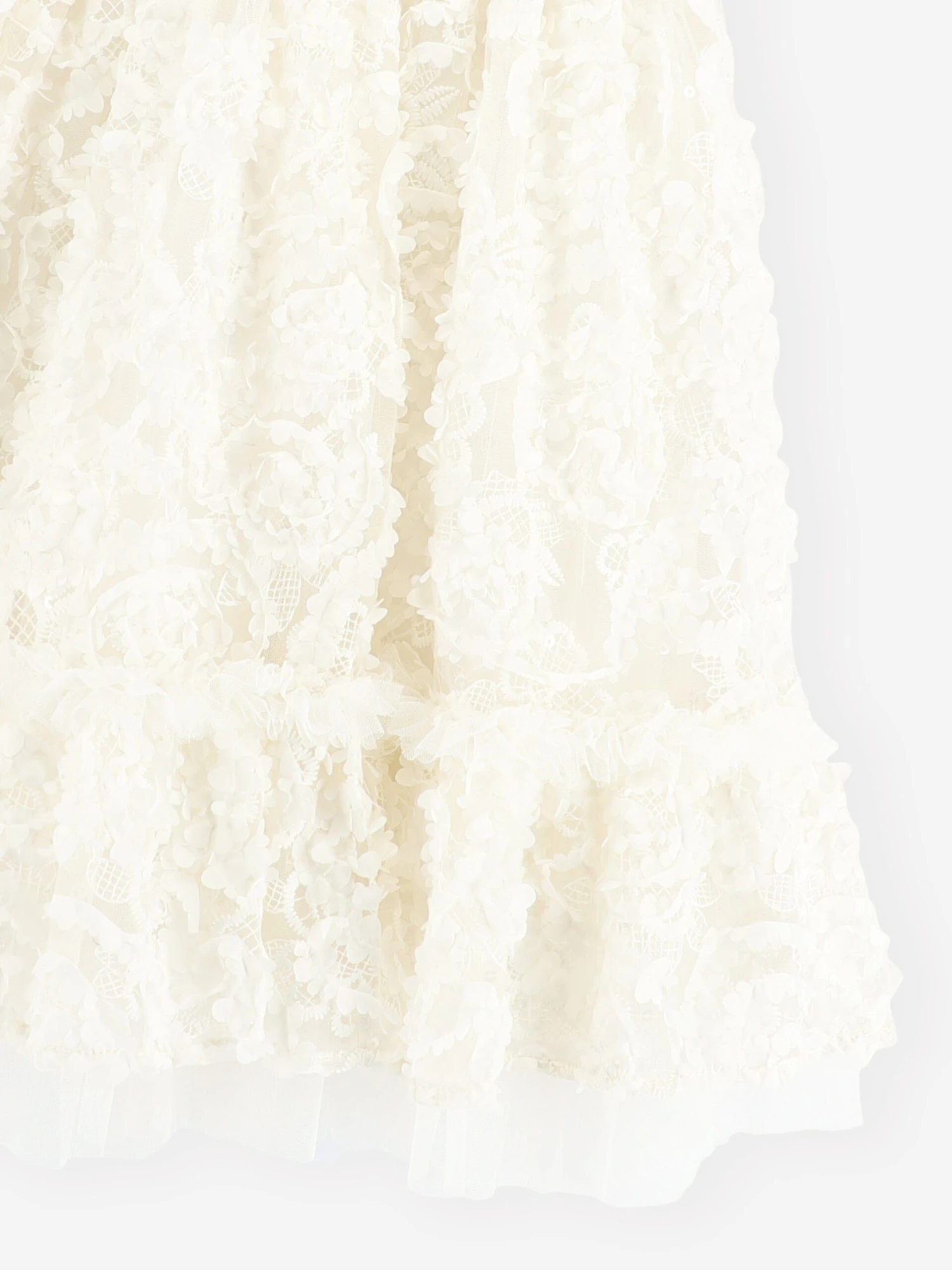 Girls Tate 3D Flower Dress In White 6 Girls Tate 3D Flower Dress In White - Image 4