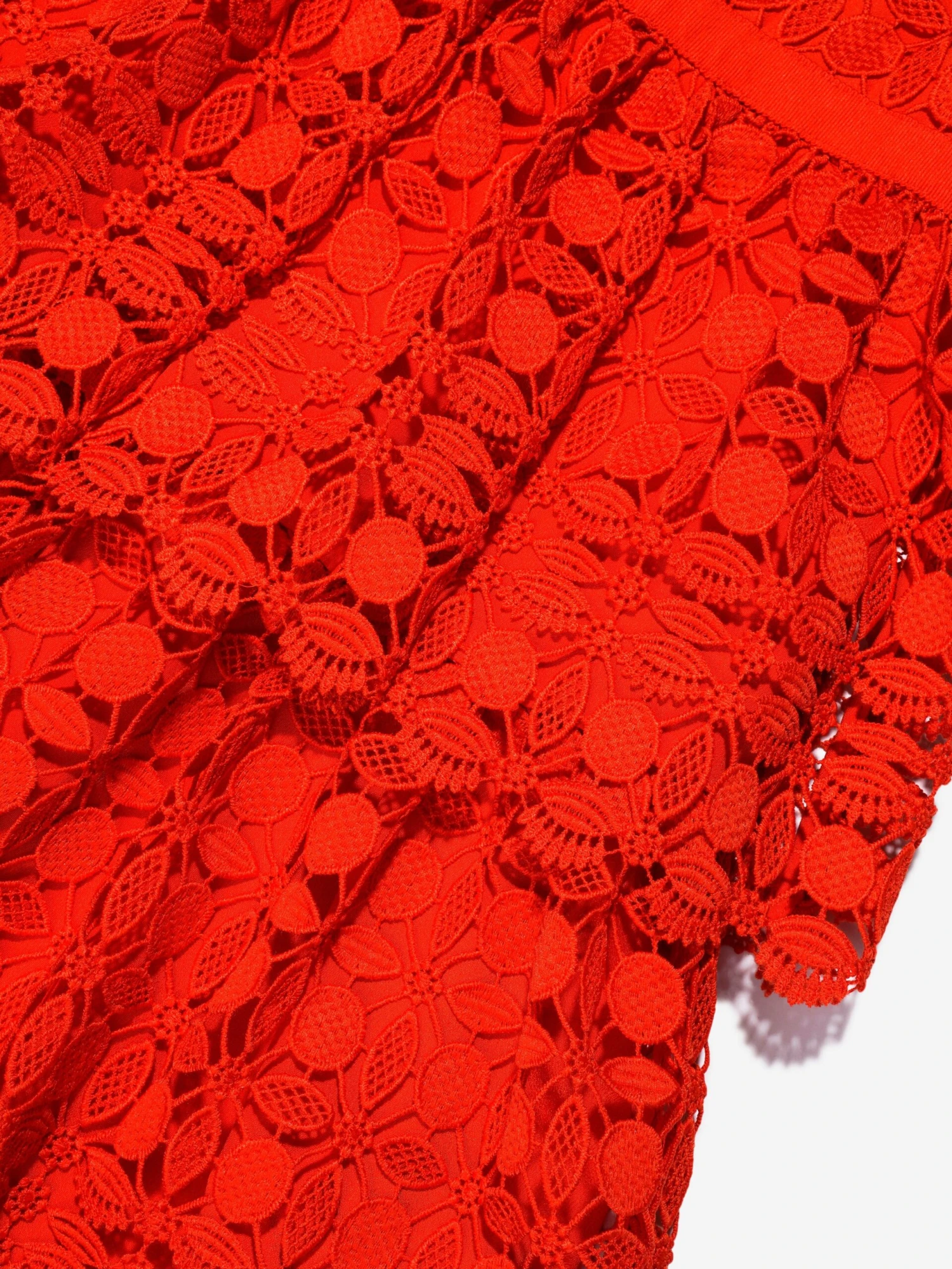SELF PORTRAIT Girls Petal Lace Tiered Mini Dress In Red 6 SELF PORTRAIT Girls Petal Lace Tiered Mini Dress In Red - Image 4